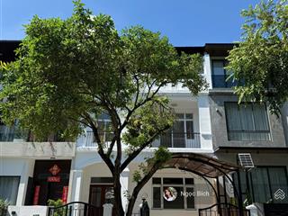 Cần bán biệt thự hưng thái, nhà 4 pn, giá 34 tỷ thương lượng tốt nhất thị trường 0931 155 ***