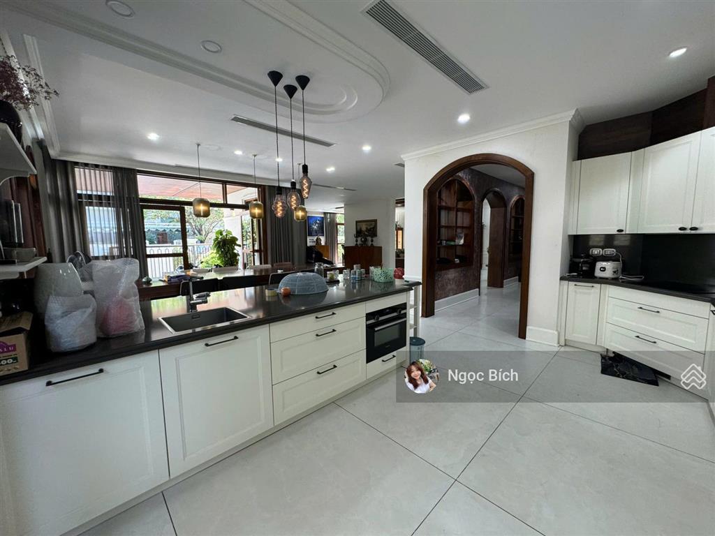 Bán biệt thự mỹ gia siêu đẳng cấp có hồ bơi  thang máy nội thất nhập khẩu giá 81 tỷ