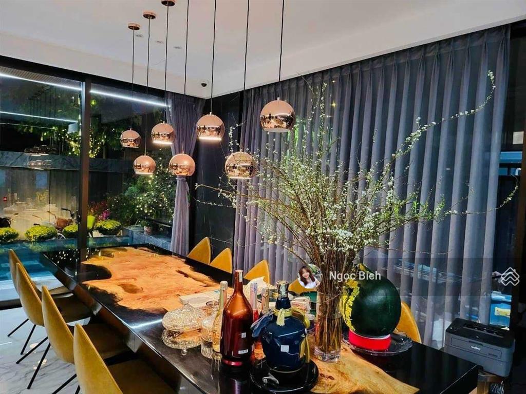 Bán biệt thự mỹ gia siêu đẳng cấp có hồ bơi  thang máy nội thất nhập khẩu giá 81 tỷ