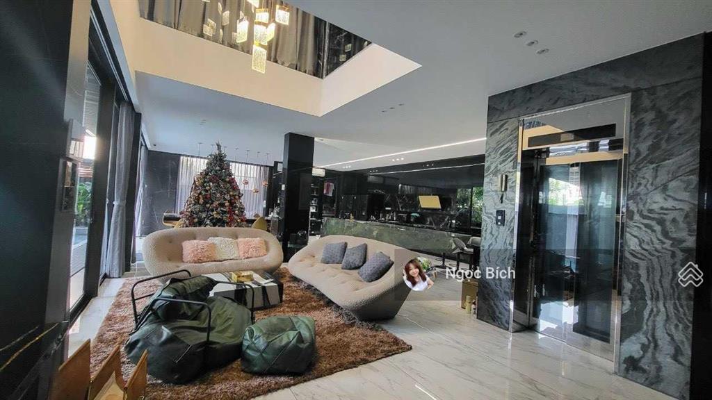 Bán biệt thự mỹ gia siêu đẳng cấp có hồ bơi  thang máy nội thất nhập khẩu giá 81 tỷ