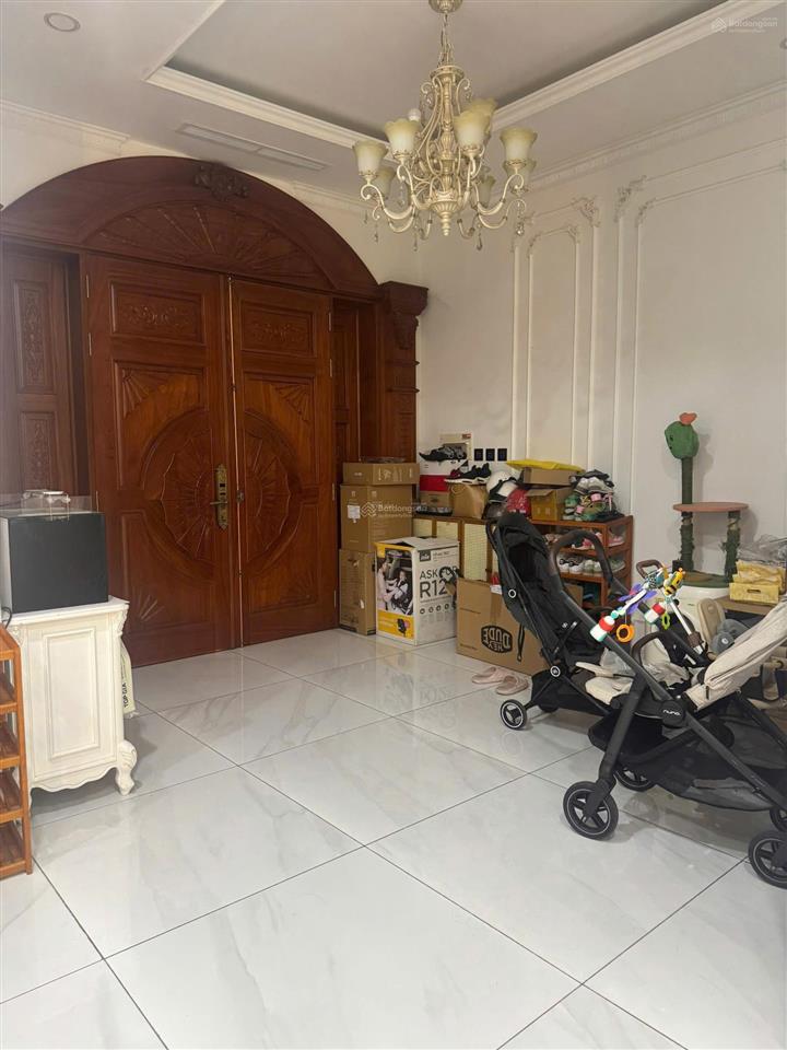 Cho thuê biệt thự 6pn, 6wc, 200 m2, giá 85 triệu tại him lam kênh tẻ, view đẹp