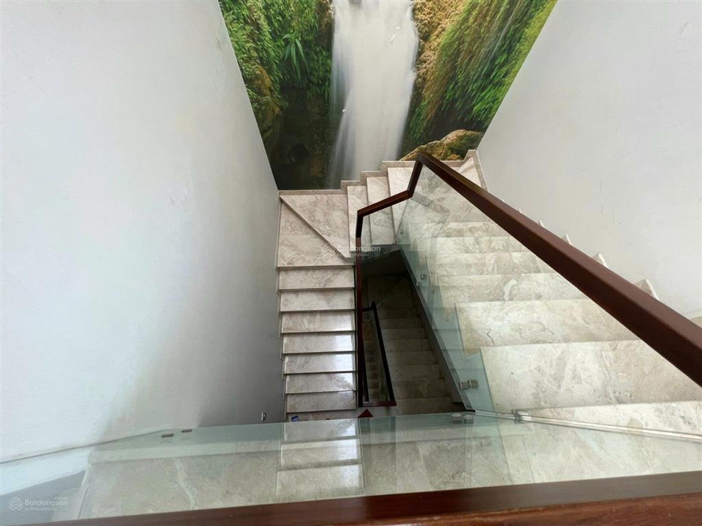Cho thuê biệt thự 6pn, 6wc, 200 m2, giá 85 triệu tại him lam kênh tẻ, view đẹp