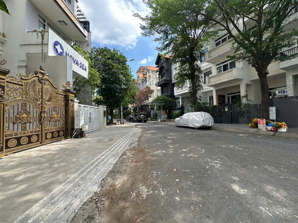 Cho thuê biệt thự 6pn, 6wc, 200 m2, giá 85 triệu tại him lam kênh tẻ, view đẹp