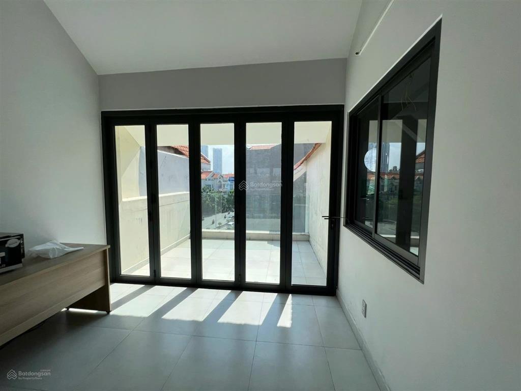 Cho thuê biệt thự 6pn, 6wc, 200 m2, giá 85 triệu tại him lam kênh tẻ, view đẹp