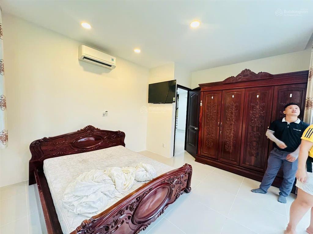 Bán gấp biệt thự tại mỹ thái 2, giá tốt 72 tỷ, 256m2, 5pn, 5wc