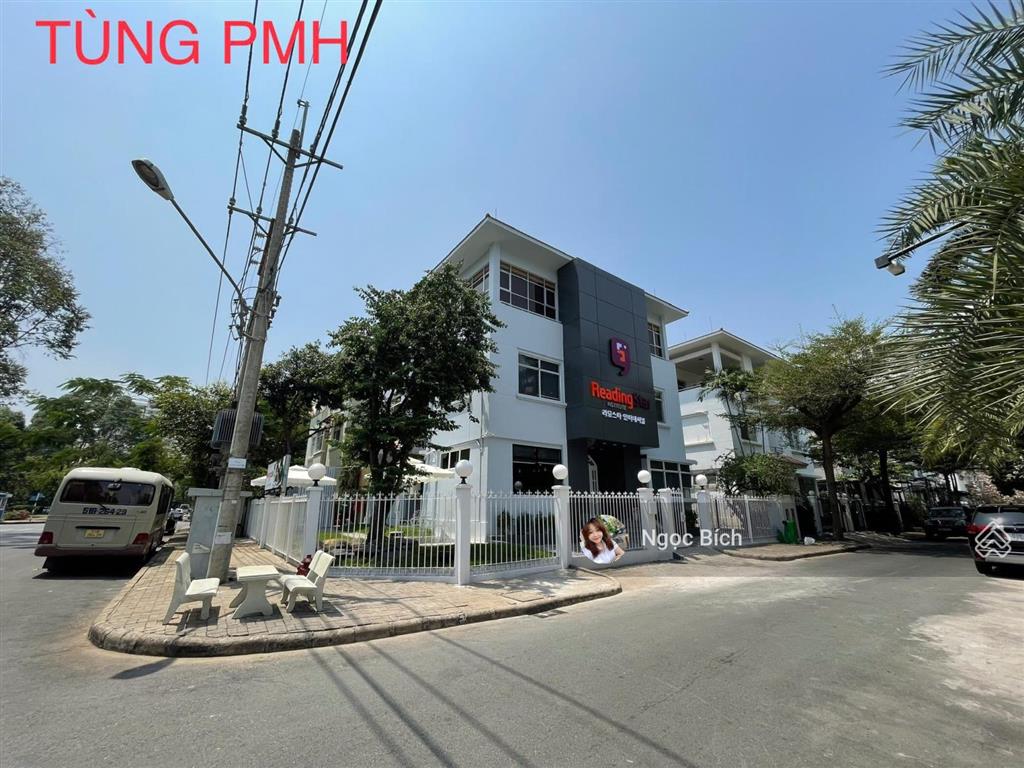 Bán biệt thự phú mỹ hưng, mỹ kim 2, góc 2 mặt tiền giá 140 tỷ đang có hợp đồng thuê 100 triệu