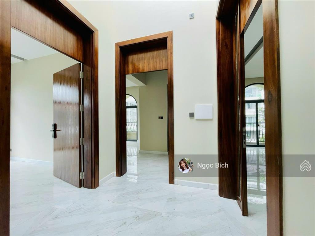 Bán biệt thự phú mỹ hưng, mỹ kim 2, góc 2 mặt tiền giá 140 tỷ đang có hợp đồng thuê 100 triệu