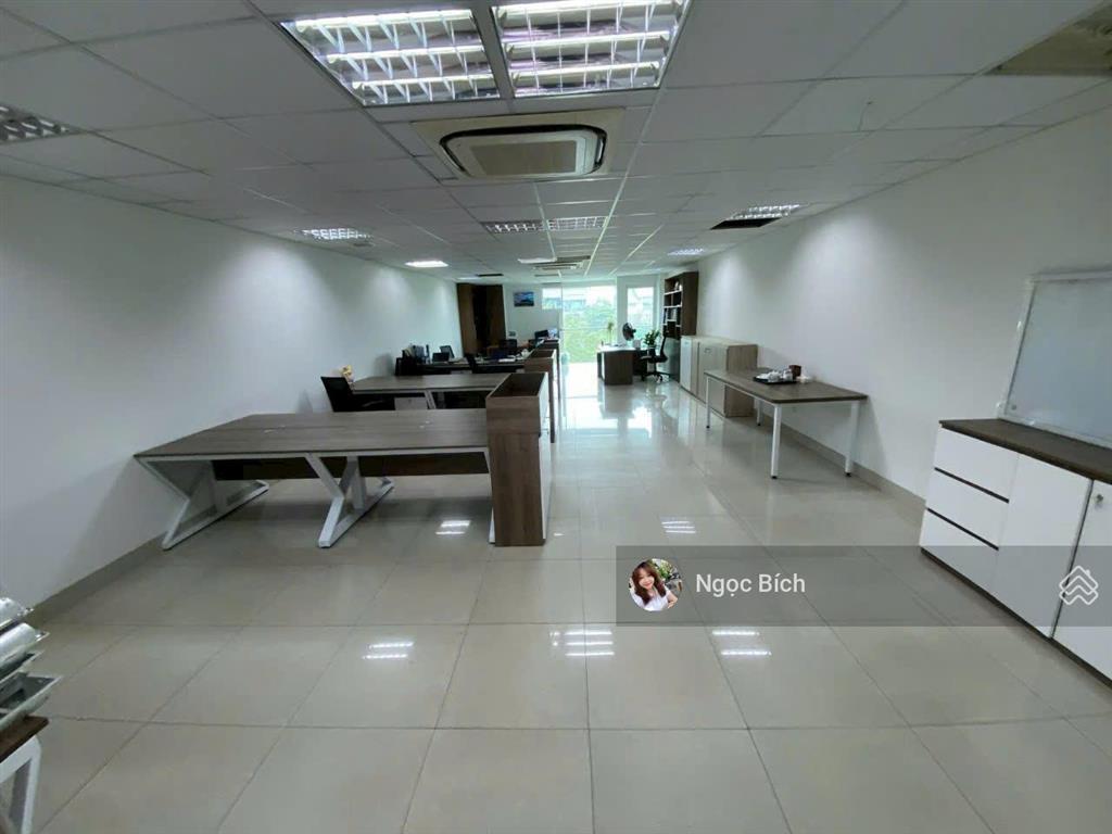 Cho thuê nhà mặt phố ở hoàng quốc việt, q7, hcm giá 50 triệu, 132m2 view đẹp, nhà mới sơn sửa