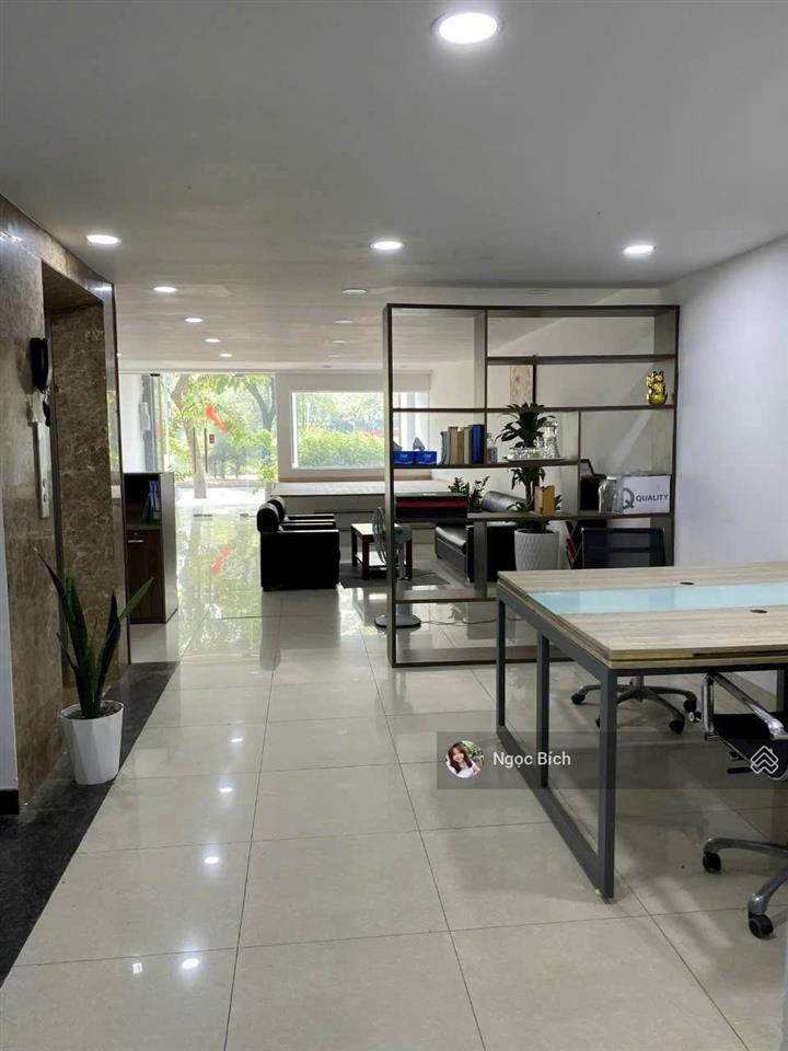 Cho thuê nhà mặt phố ở hoàng quốc việt, q7, hcm giá 50 triệu, 132m2 view đẹp, nhà mới sơn sửa