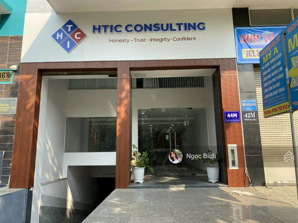 Cho thuê nhà mặt phố ở hoàng quốc việt, q7, hcm giá 50 triệu, 132m2 view đẹp, nhà mới sơn sửa