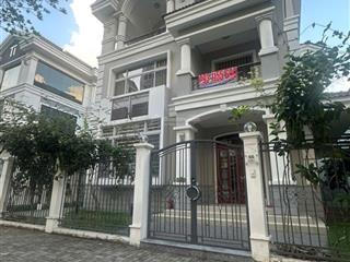 Cho thuê biệt thự phú mỹ hưng đường lớn còn 01 căn. giá tốt 115 triệu/tháng  0931 155 *** bích