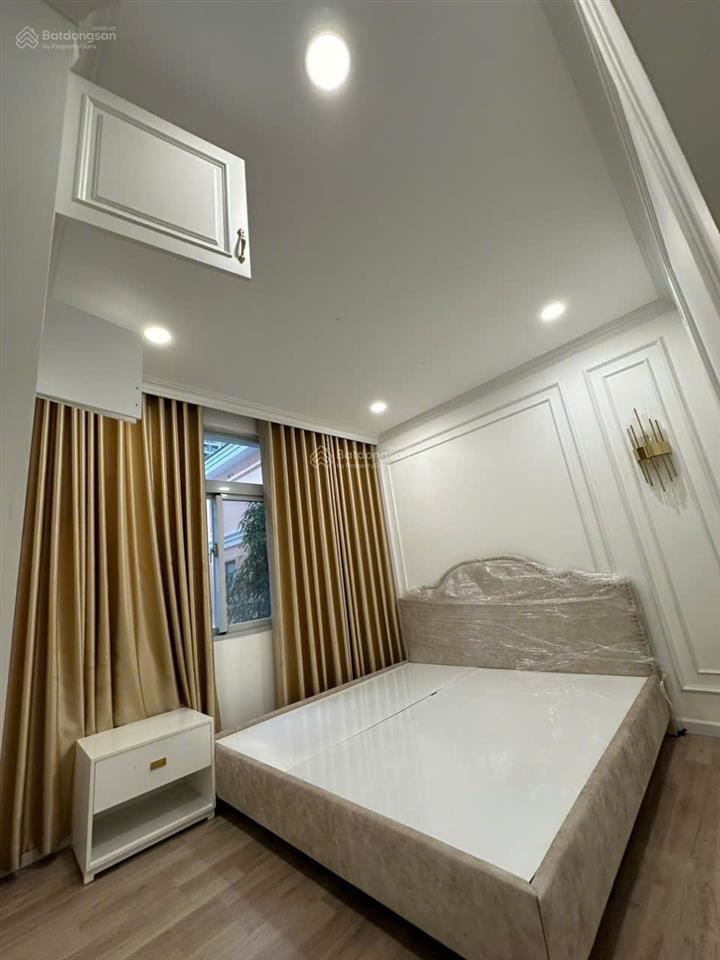 Cho thuê biệt thự phú mỹ hưng đường lớn còn 01 căn. giá tốt 115 triệu/tháng  0931 155 *** bích
