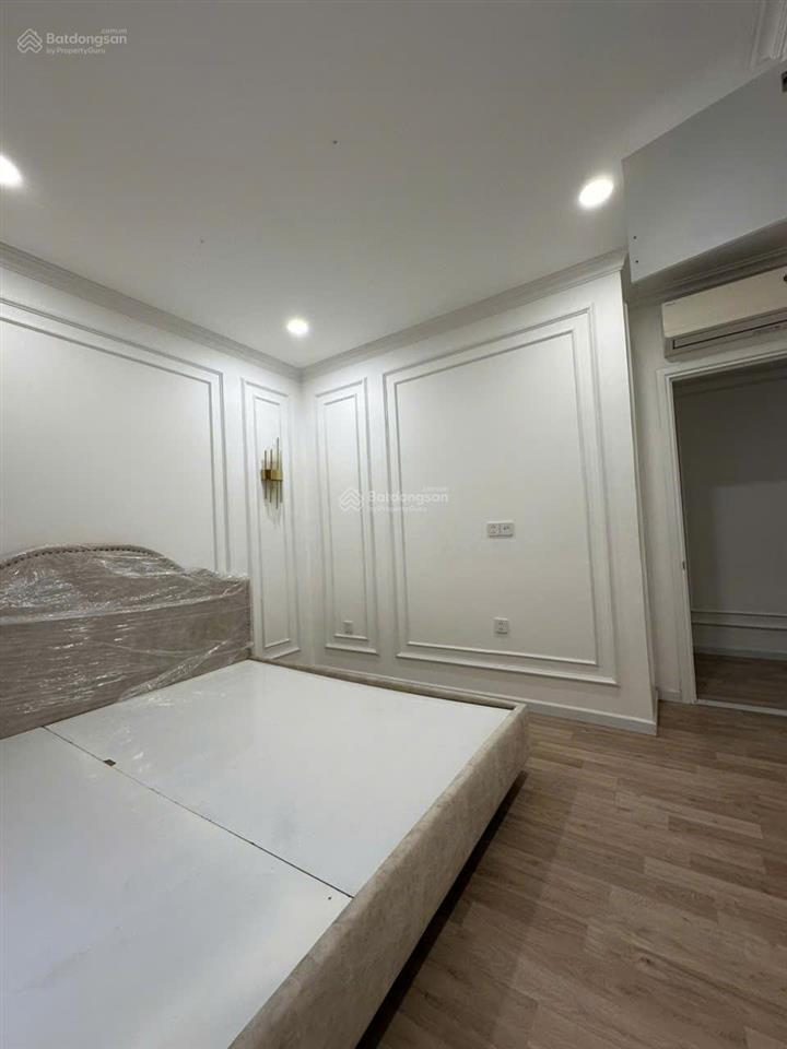 Cho thuê biệt thự phú mỹ hưng đường lớn còn 01 căn. giá tốt 115 triệu/tháng  0931 155 *** bích
