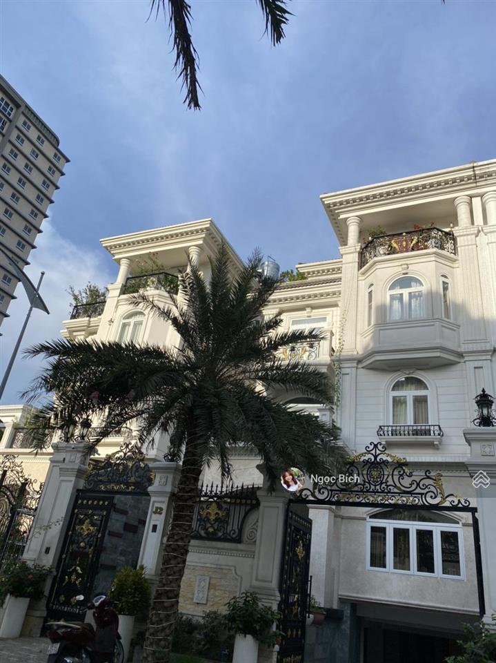 Bán biệt thự cityland quận 7, giá 46 tỷ, nhà đẹp có thang máy giá chỉ bằng nhà thô