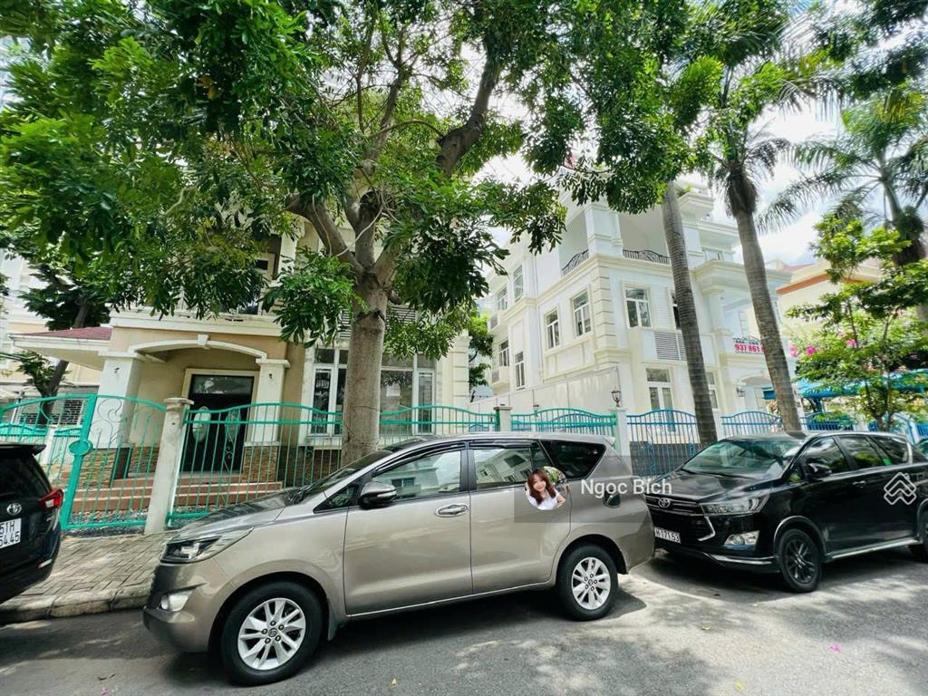 Bán biệt thự đơn lập mỹ văn phú mỹ hưng giá tốt chỉ 80 tỷ! gọi 0931 155 *** bích để xem nhà