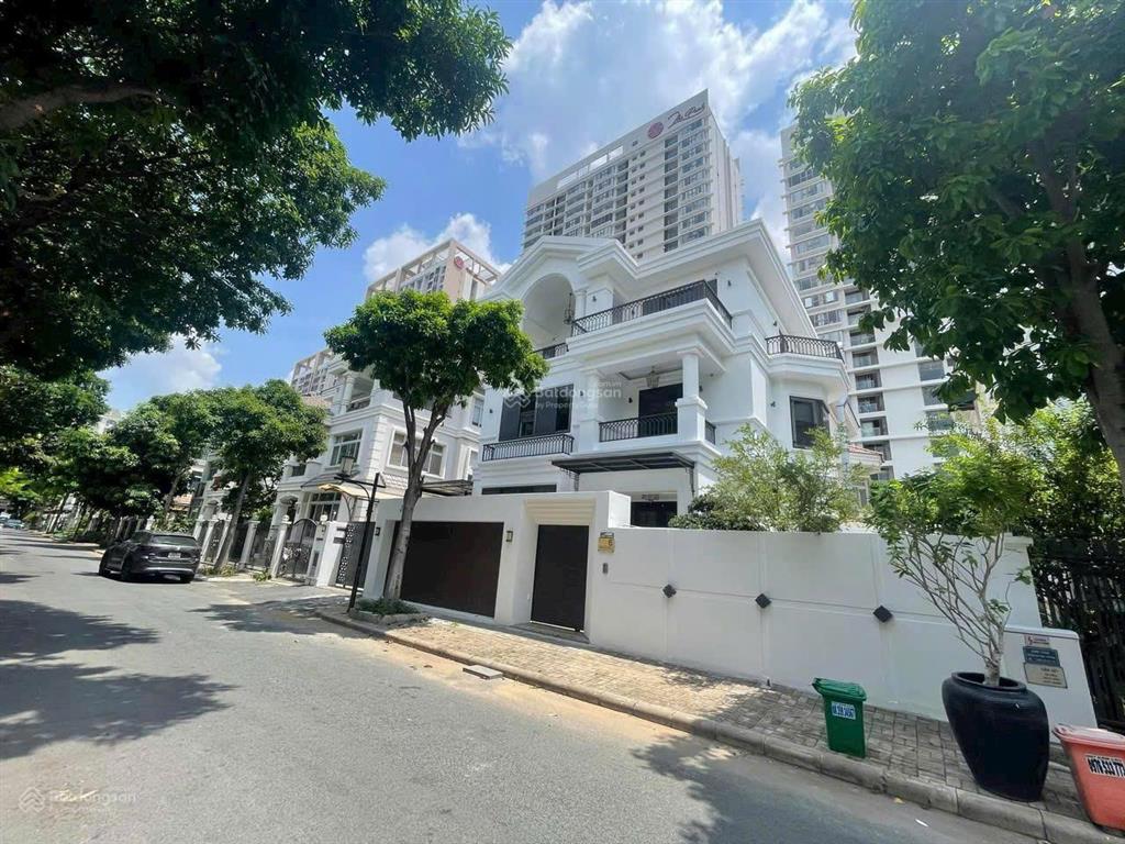 Cho thuê biệt thự diện tích 290m2, giá 115 triệu, phú mỹ hưng, view đẹp, giá cực chất