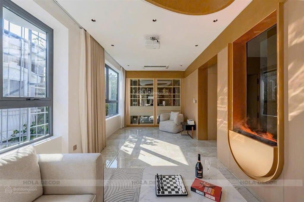 Cho thuê biệt thự phú mỹ hưng khu mỹ giang 1a, nhà mới decor chưa ở, dt 200m2, 4pn, 5wc