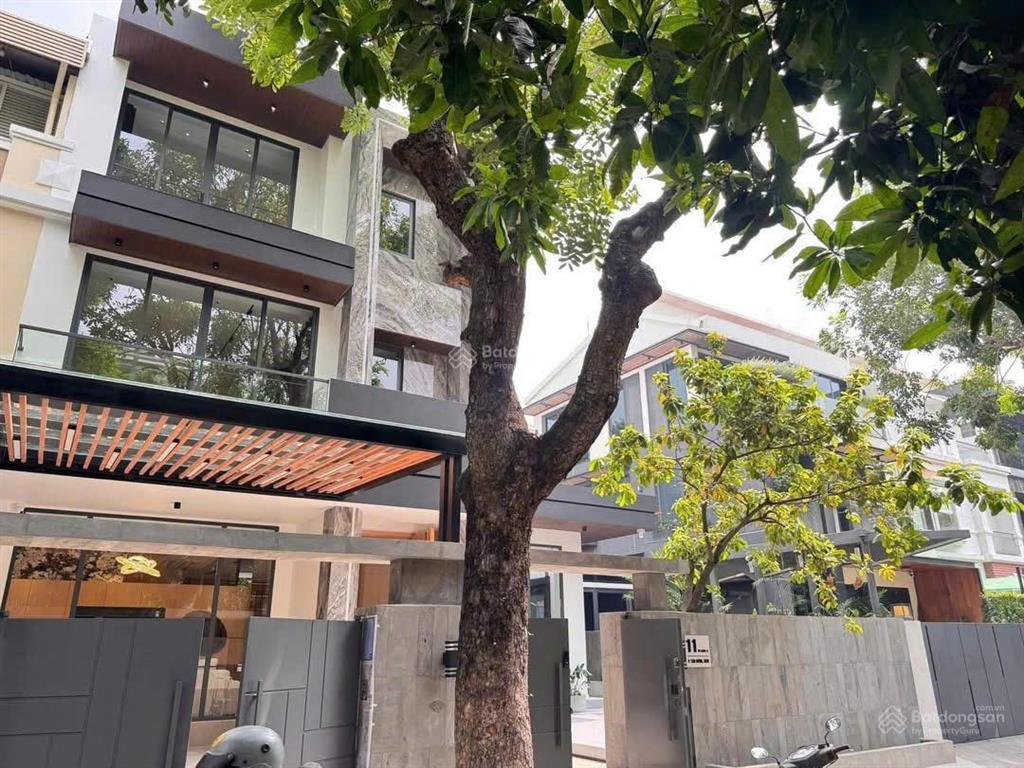 Cho thuê biệt thự phú mỹ hưng khu mỹ giang 1a, nhà mới decor chưa ở, dt 200m2, 4pn, 5wc