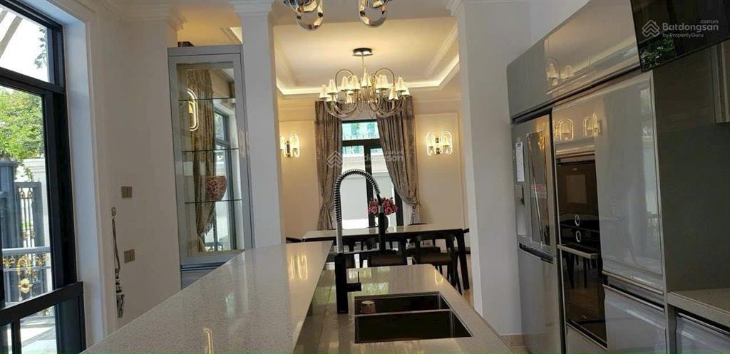 Cho thuê biệt thự phú mỹ hưng khu nam thông, 5pn, 5wc, giá 120 triệu, 257m2 giá tốt