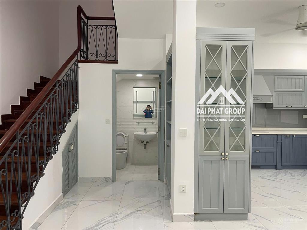 Cho thuê biệt thự phú mỹ hưng khu mỹ thái 3, giá tốt 55 triệu, 126m2, 4pn, 4wc đầy đủ nội thất đẹp