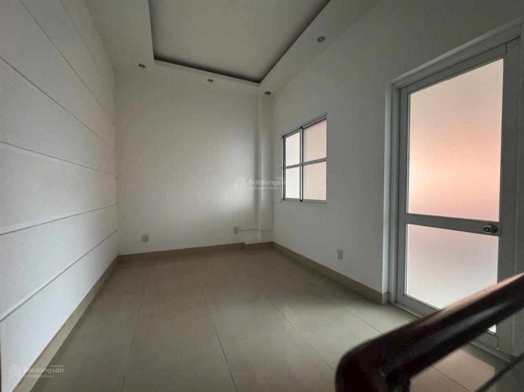 Cho thuê nhà mặt phố tại phú mỹ hưng đường nguyễn văn linh, 40 triệu/tháng giá hời