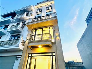 Bán nhà 5 tầng thang máy gần trường bạch đằng, sở dầu nội thất cao cấp, giá 8,x tỷ