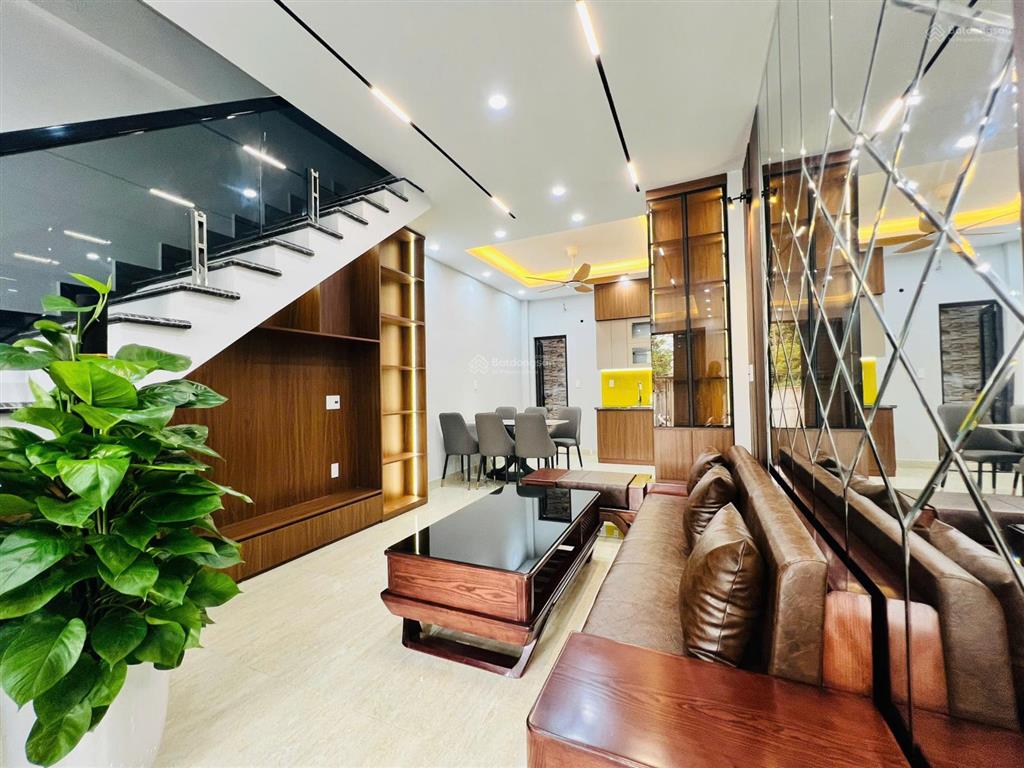 Bán nhà 3 tầng full nội thất hùng vương, hồng bàng, hải phòng, 57m2, ô tô vào, giá 3,35 tỷ