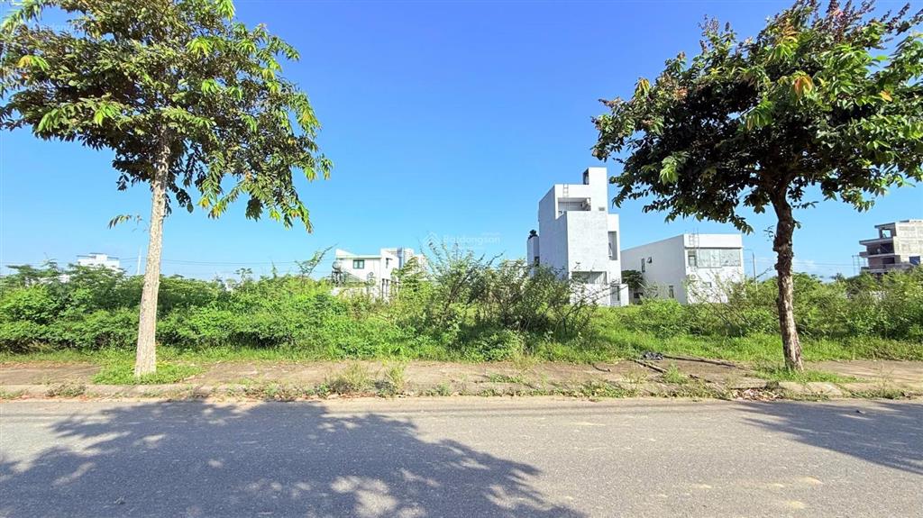 Bán cặp đất đầm sen đông nam view biệt thự