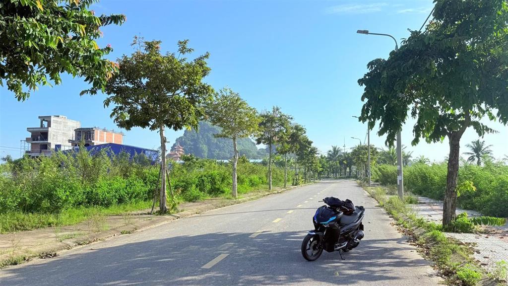 Bán cặp đất đầm sen đông nam view biệt thự