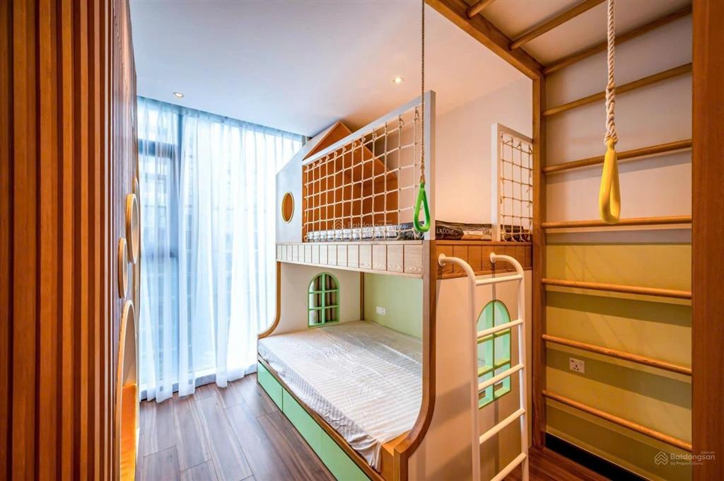 Empire city cho thuê 2 phòng ngủ nội thất cao cấp view hồ bơi thoáng mát