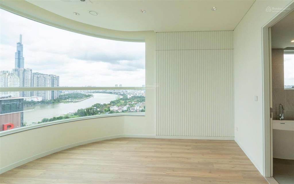 Cho thuê 4 phòng ngủ tầng cao view sông giá tốt, nhà mới bàn giao.