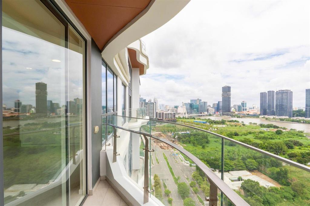 Cho thuê 4 phòng ngủ tầng cao view sông giá tốt, nhà mới bàn giao.