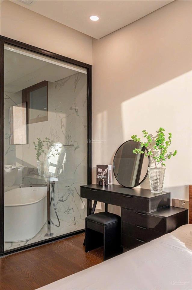 Cho thuê 3 phòng ngủ view cầu bason hàng hiếm