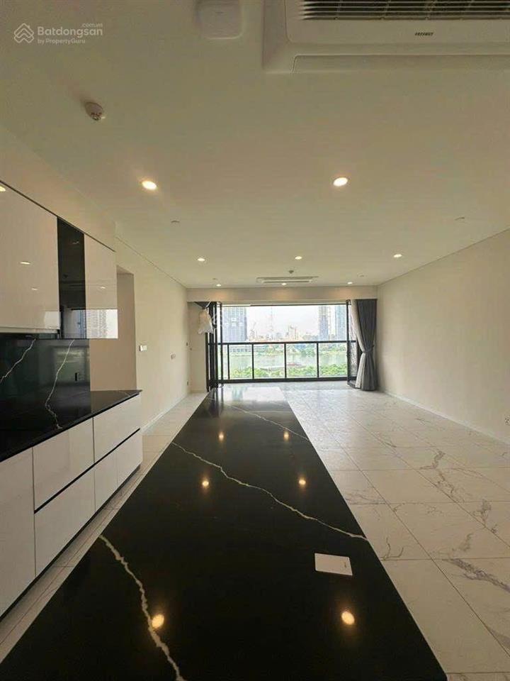 Cho thuê the galleria  metropole căn 4 phòng ngủ thang máy riêng hàng hiếm
