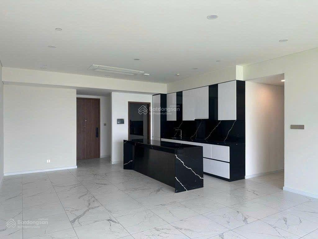 Cho thuê the galleria  metropole căn 4 phòng ngủ thang máy riêng hàng hiếm