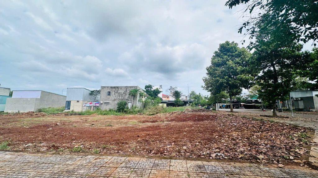 CẦN BÁN NỀN DIỆN TÍCH LỚN, FULL THỔ CƯ, GIÁ RẺ KHU HÀNH CHÍNH, DÂN CƯ ĐÔNG, TIỆN KINH DOANH