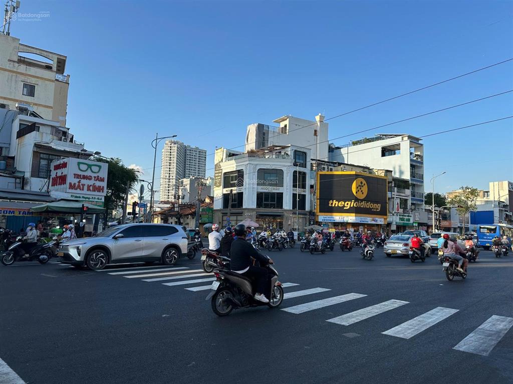Cho thuê nhà số 206208 hậu giang ngay ngã tư hậu giang với minh phụng, f9, quận 6