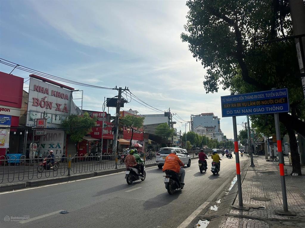 Mình chính chủ cho thuê mặt tiền 0709 đường lê văn quới quận bình tân.