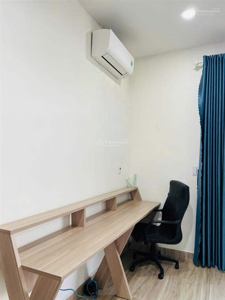 Cho thuê biệt thự độc lập, phòng khách rộng rãi + bếp đầy đủ tiện nghi, 3 phòng ngủ