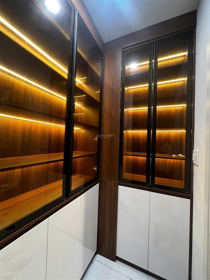 Cho thuê nhà ecolakes  biệt thự 3 tầng, 6 phòng ngủ, full nội thất mới , view công viên