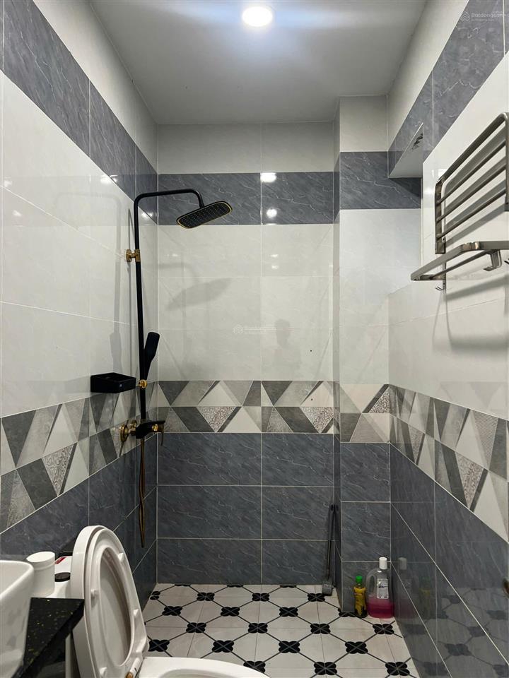 Cho thuê nhà ecolakes  biệt thự 3 tầng, 6 phòng ngủ, full nội thất mới , view công viên