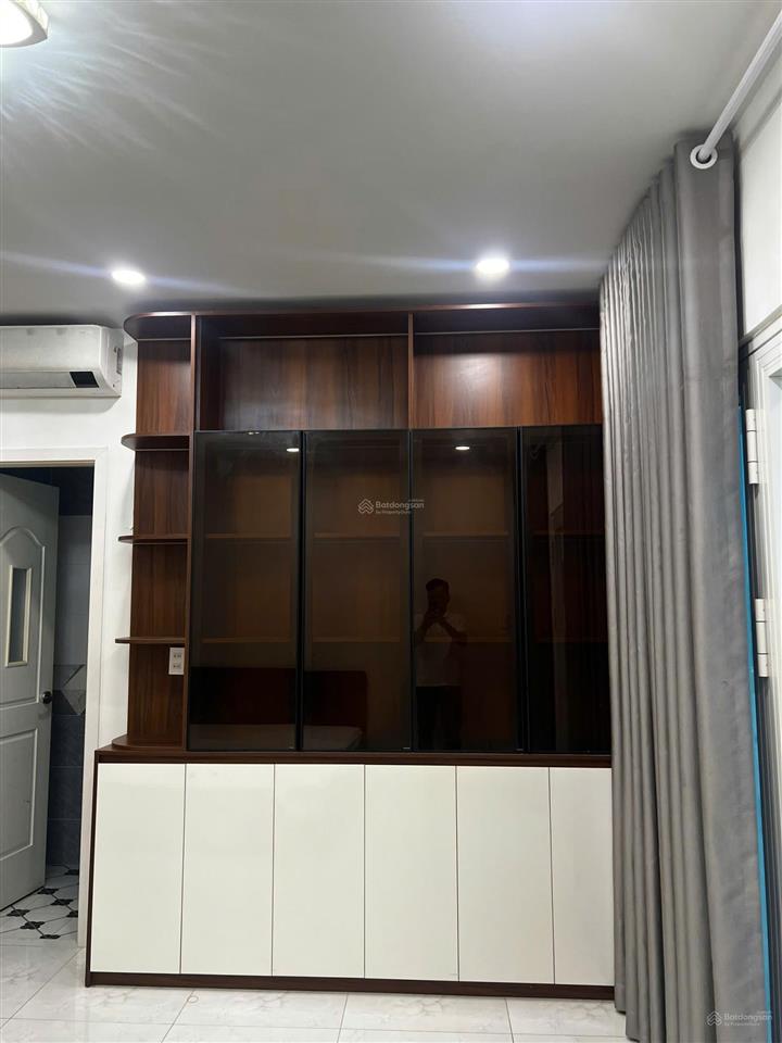 Cho thuê nhà ecolakes  biệt thự 3 tầng, 6 phòng ngủ, full nội thất mới , view công viên