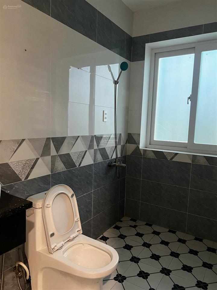 Cho thuê nhà ecolakes  biệt thự 3 tầng, 6 phòng ngủ, full nội thất mới , view công viên