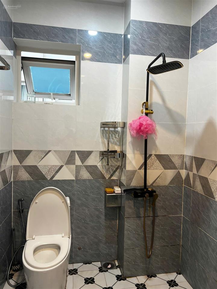 Cho thuê nhà ecolakes  biệt thự 3 tầng, 6 phòng ngủ, full nội thất mới , view công viên