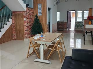 Cho thuê nhà ecolakes 4 phòng ngủ full tiện ích, dọn vào ở ngay