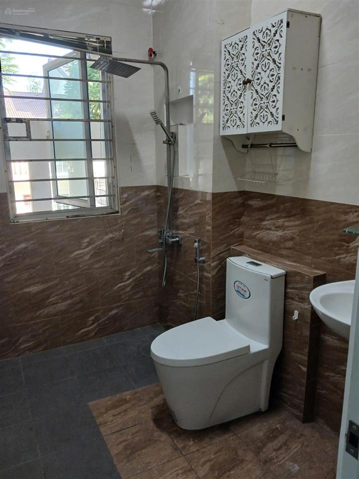 Cho thuê nhà ecolakes 4 phòng ngủ full tiện ích, dọn vào ở ngay