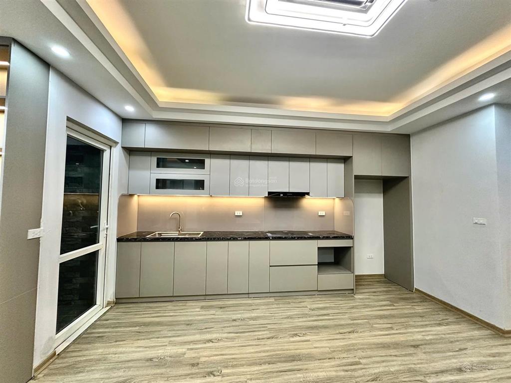 Chính chủ cần bán căn 3 phòng ngủ nội thất cơ bản như