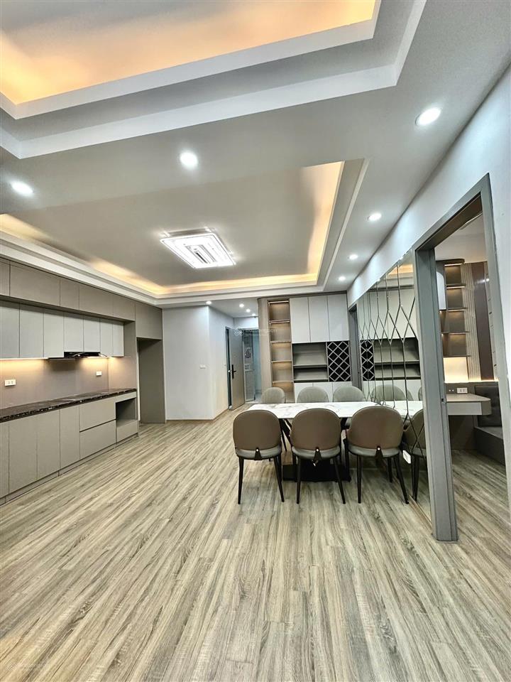Chính chủ cần bán căn 3 phòng ngủ nội thất cơ bản như