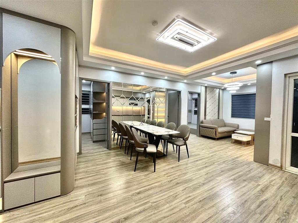 Chính chủ cần bán căn 3 phòng ngủ nội thất cơ bản như