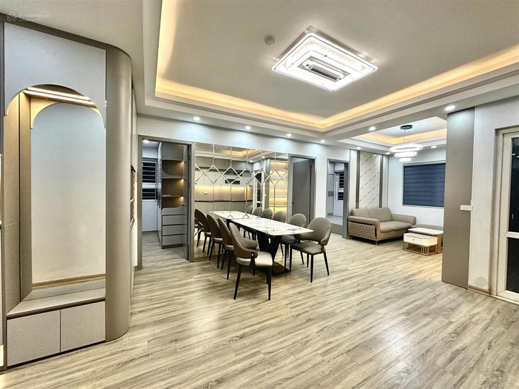 Chính chủ cần bán căn 3 phòng ngủ nội thất cơ bản như